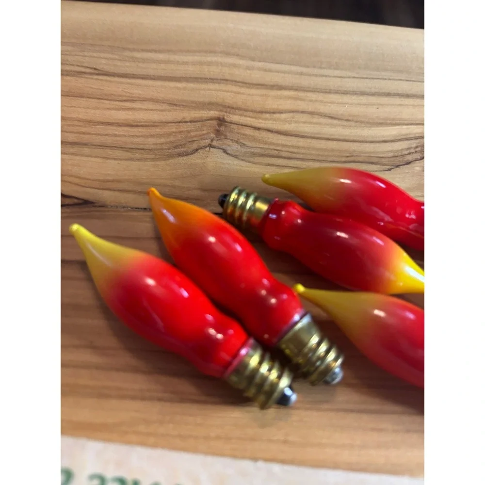 Vintage C7 Flame Christmas Light Bulbs Red Yellow Ombre Candelabra Base 9 Pack